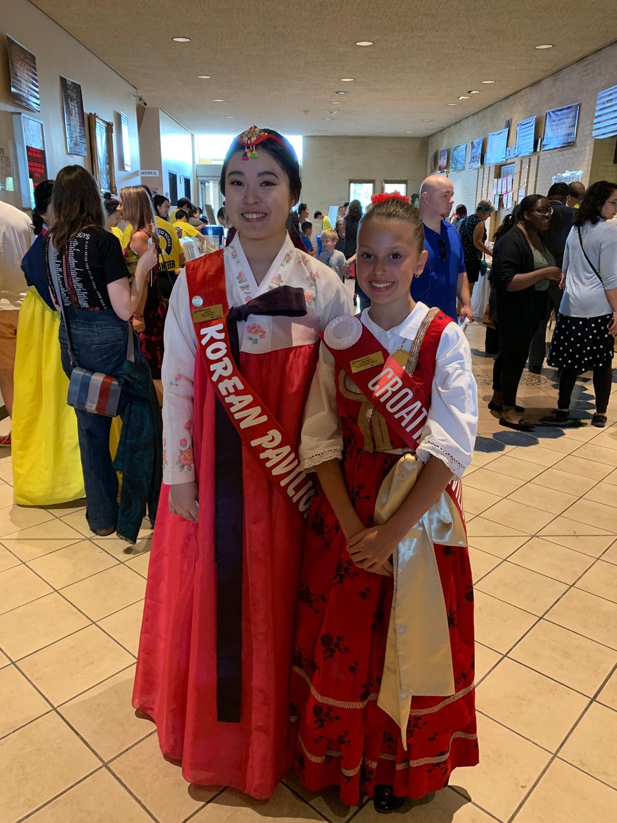 HrVwpg's tweet photo. Our ambassadors are visiting pavilions! Thank you to everyone who has hosted us! Don’t forget to come by our pavilion next week! Only a few more days🇭🇷🇭🇷 @Folklorama #folklorama50 #cropavilion https://t.co/1G1WFM86wI