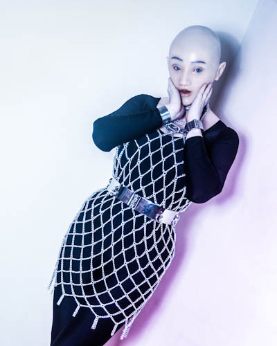 Toy_Dolly's tweet photo. I was gifted some awesome #metalrestraints so we had a bit of photo fun to show them off. The chain dress was also a gift many moons ago #metalbondage #steel #femalemasking https://t.co/JriQPiiVk8