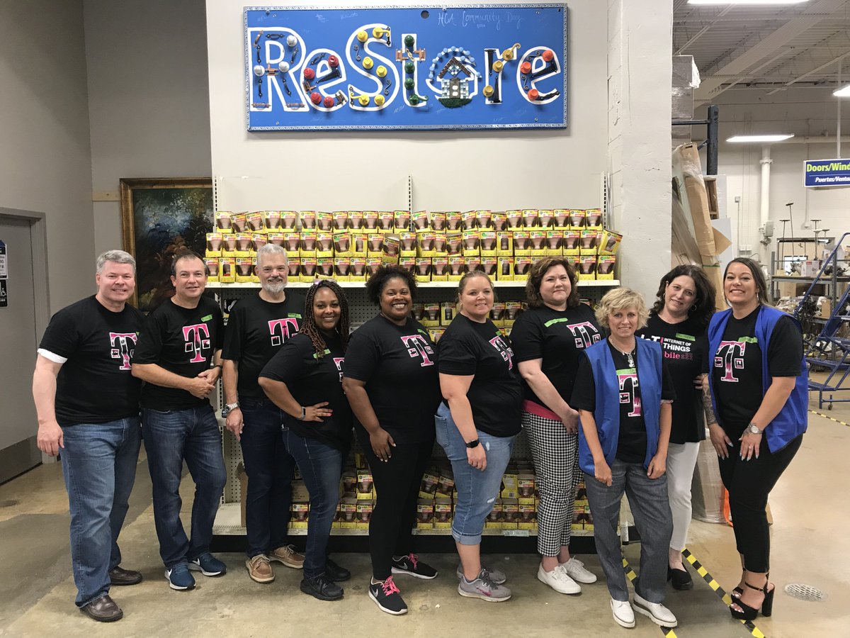 kobham's tweet photo. .@TMobile's State Legislative Affairs team partnered w/ Nashville Call Center employees to volunteer at Nashville’s #HabitatforHumanity ReStore. T-Mobile is proud to partner w/ such an incredible organization! #TMobileGivesBack #BeMagenta #FamousforCare @AppletonChad @CallieField https://t.co/EuFZpgPMRc
