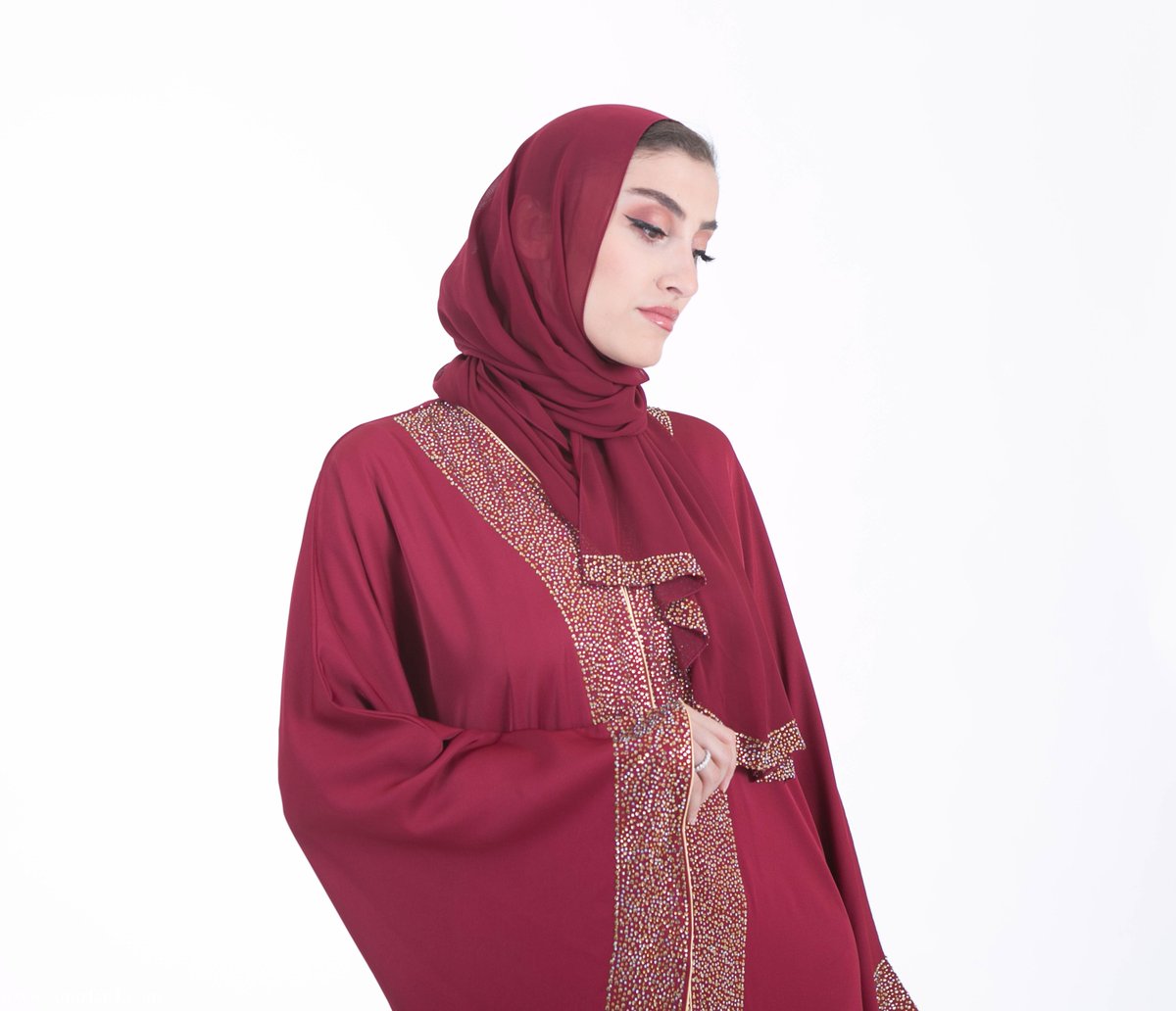 CoveredBliss's tweet photo. The detail on the Summer Abaya is to die for. Very  glamorous and classy beyond comfortable 💃💃💃 https://t.co/0y5UdRCeyE