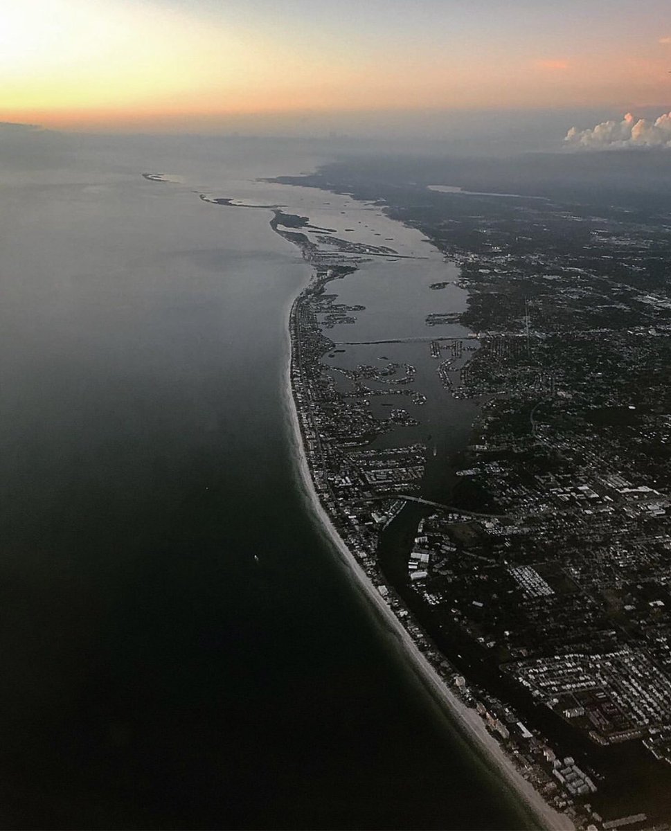Welcome home St. Pete - @hanakophotography