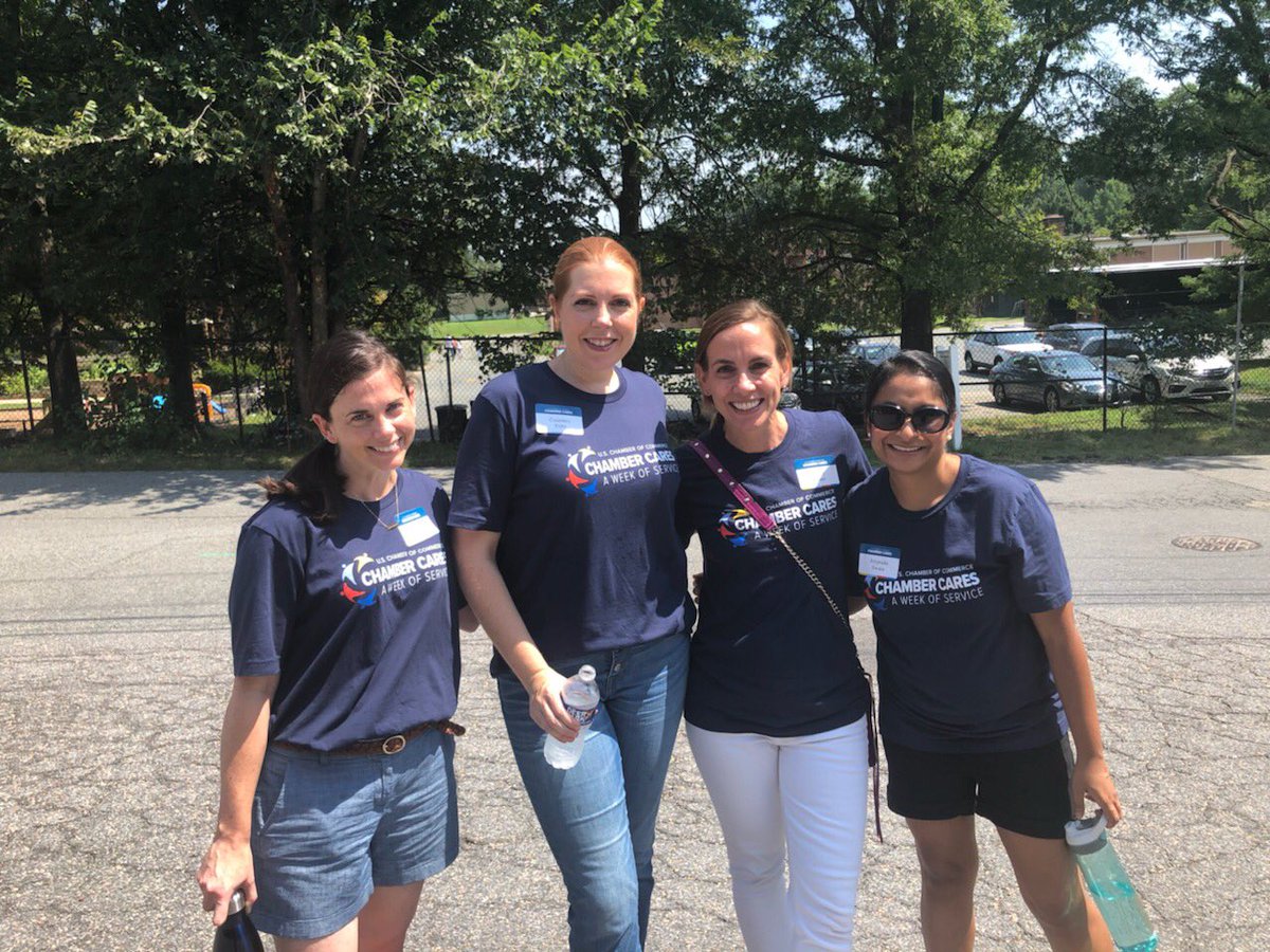 csfelts's tweet photo. Loved volunteering with my @USChamber friends to help DC families in need during #AWeekofService. @awidercircle furnishes 4,500 homes every year and helps lift people out of poverty every day. #ChamberCares https://t.co/ukdhQf3cFV