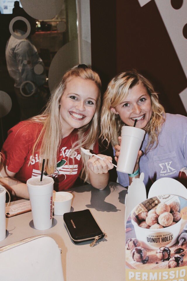 sigmakappa_tw's tweet photo. Life is always sweet when you’re a Sigma Kappa! 💕🦋🤪🍭🍦 
-
- 
Sign up for recruitment and find out for yourself... https://t.co/11AmvfxaFZ https://t.co/84U7vtzfGu