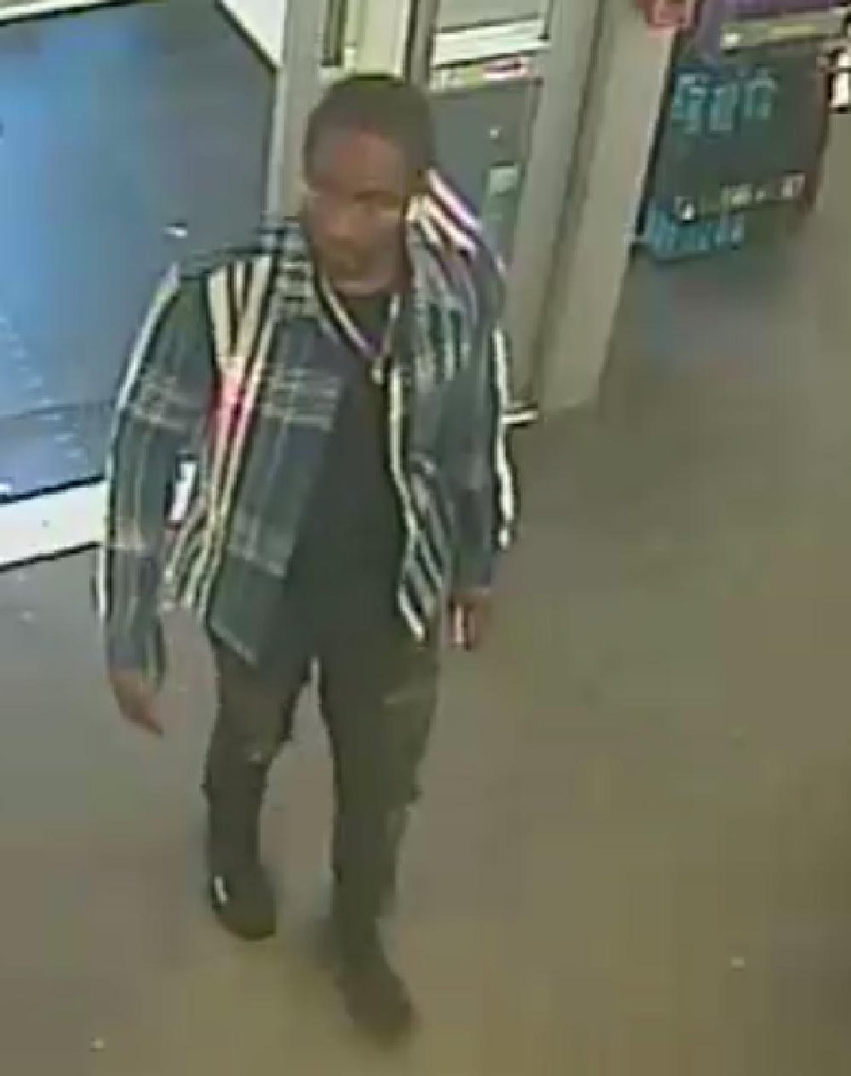 NYPD94Pct's tweet photo. On June 11, 2019 at approximately 730 pm the male depicted used a stolen credit card to make multiple unauthorized charges. If you have any info please call the 94 Pct Detective Squad at 718-383-8545 or 800-577-TIPS to remain anonymous. #Williamsburg #NYPDTips https://t.co/6O4WeAEL2Q