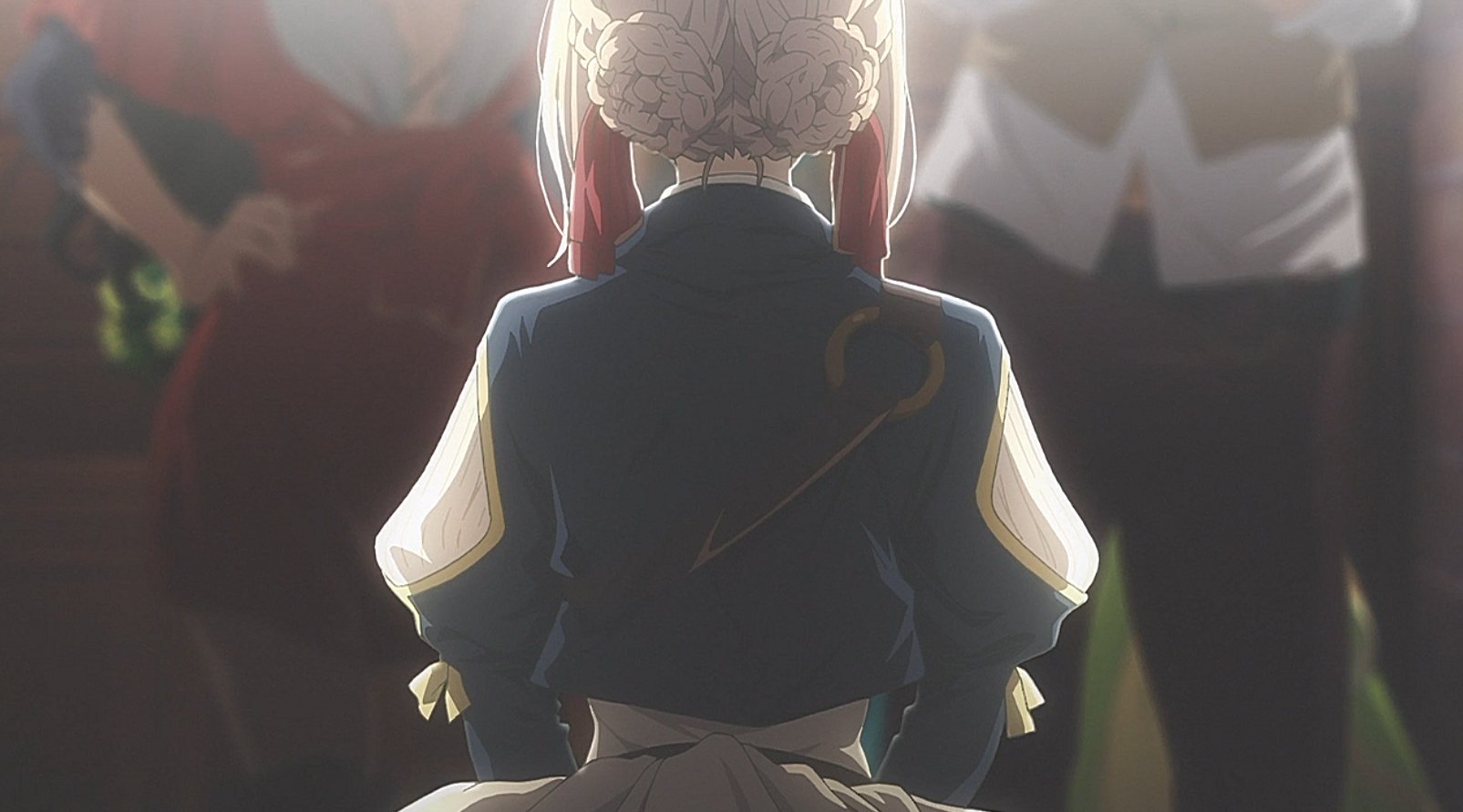 なり 𓈒𓏸 現実もアニメも女性の後ろ姿って綺麗だと思うんです 肩幅も小さくなで肩で細身だけど スっと凛とした芯のある立ち姿と言うのは本当に格好良く美しい ヴァイオレットの後ろ姿かなり好きなんですよね 職場にもスタッフで似た方が居ますけど