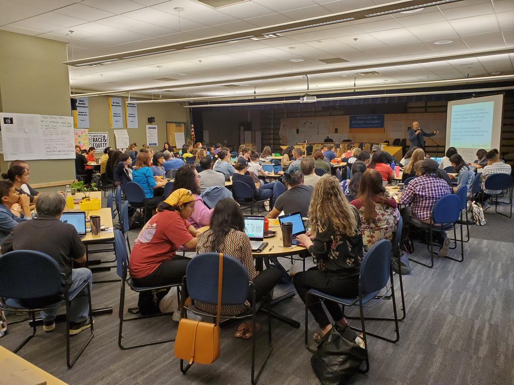 TCastroGill's tweet photo. @django_paris on Culturally Sustaining Pedagogies. #SPSConnects #EthnicStudies #ESInstitute19 https://t.co/945xYLyEcy
