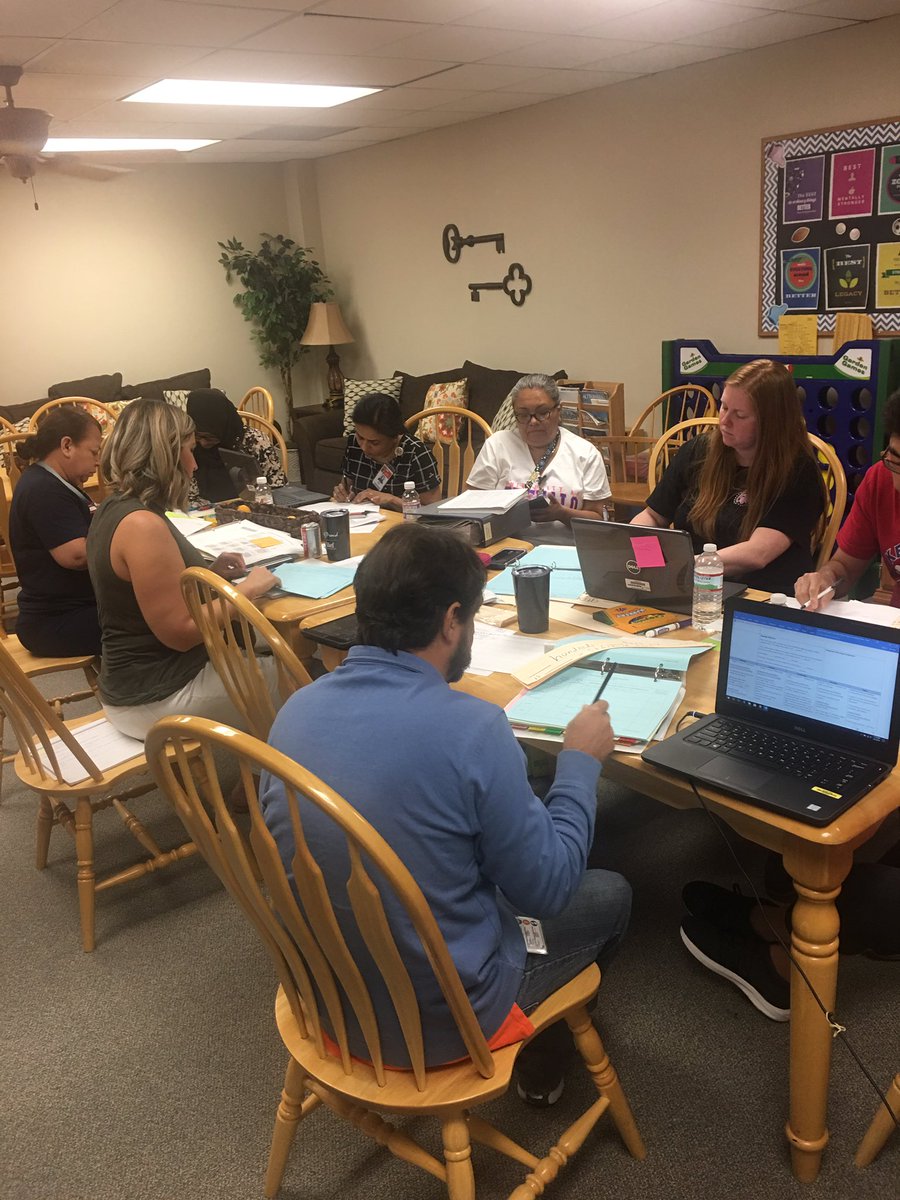 VMHJohnson1's tweet photo. Planning on purpose with the extraordinary 3rd grade math team. #planningprotocol #unpackingtheTEKS #concretepictorialabstract #togetherwedomore #aliefleads @KennedyCougs @KdyMath https://t.co/BPh1WlwFj0