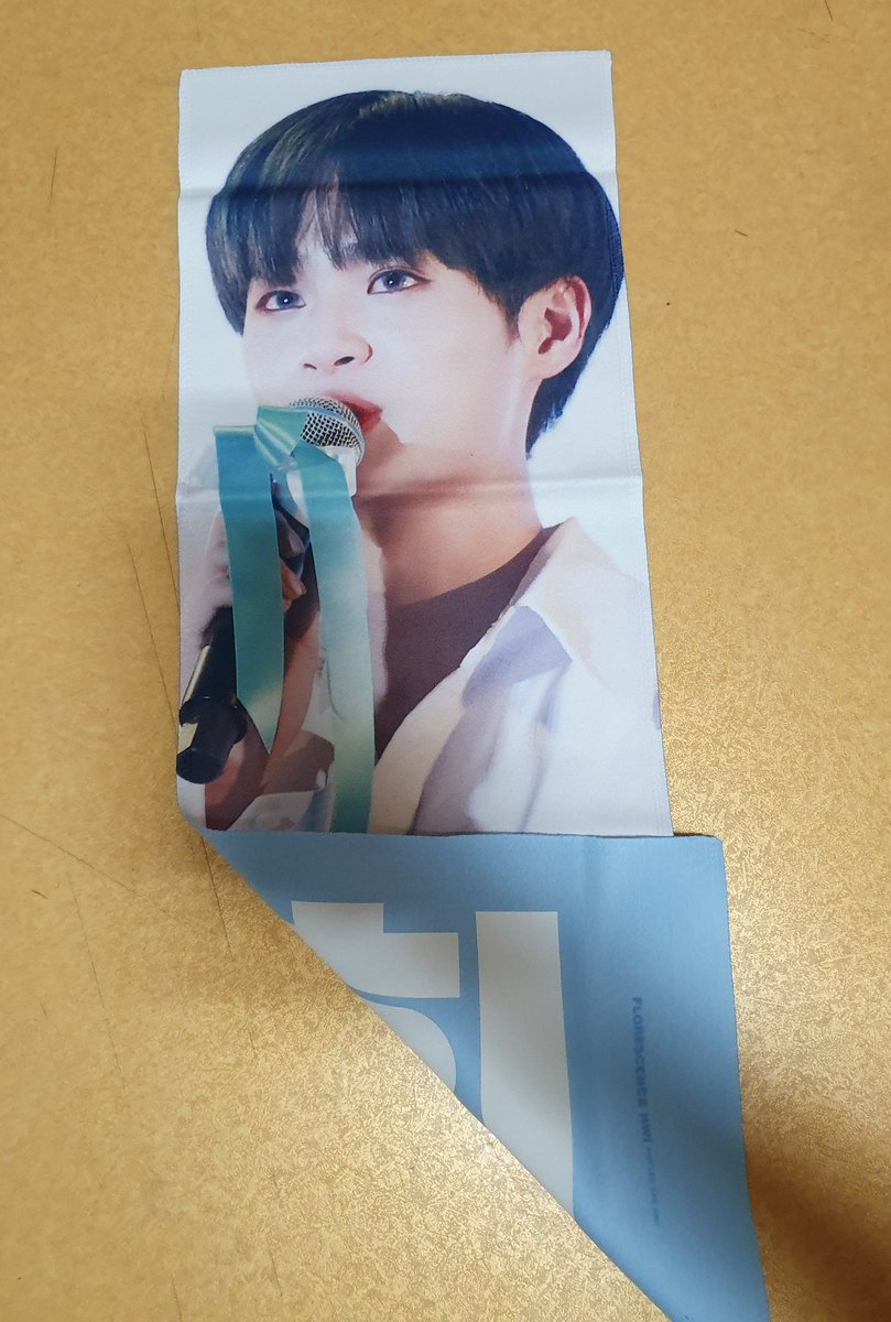 kukaku99's tweet photo. 플로레슨 휘님 슬로건 

특전 0 / 사용 X / 1.0 

ㅅㅊㅇ) 이대휘 대휘 대휘슬로건 이대휘슬로건 https://t.co/DrTBkvSARO