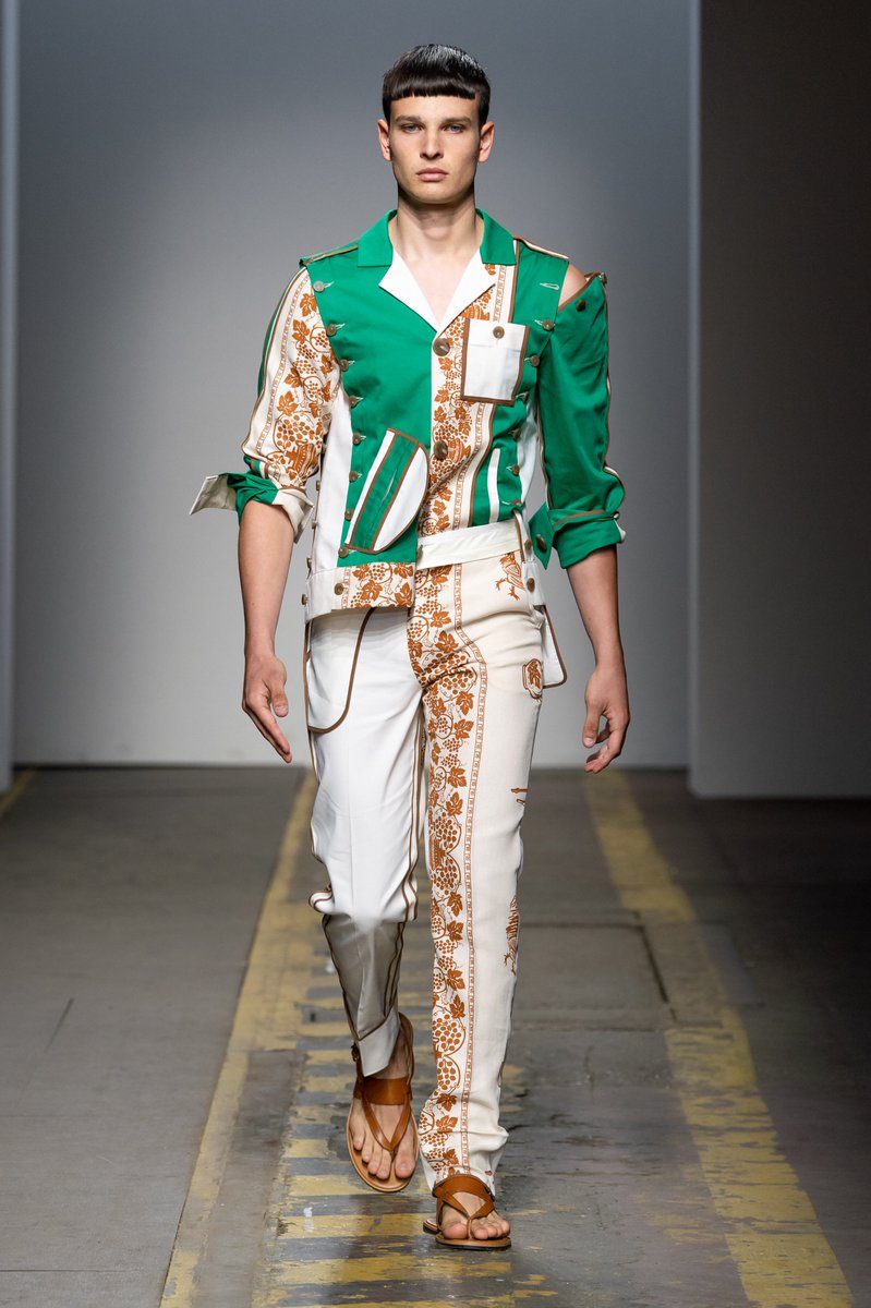 #Altaroma team for the 2019 July edition aims everything, or almost, to the new generations. They do it with intention and sentiment, risking and winning.
By <a href="/LucaImbimbo/">Luca Imbimbo</a> of <a href="/fuckingyoung/">Fucking Young! magazine</a>
#pressreview#RFW #altaroma