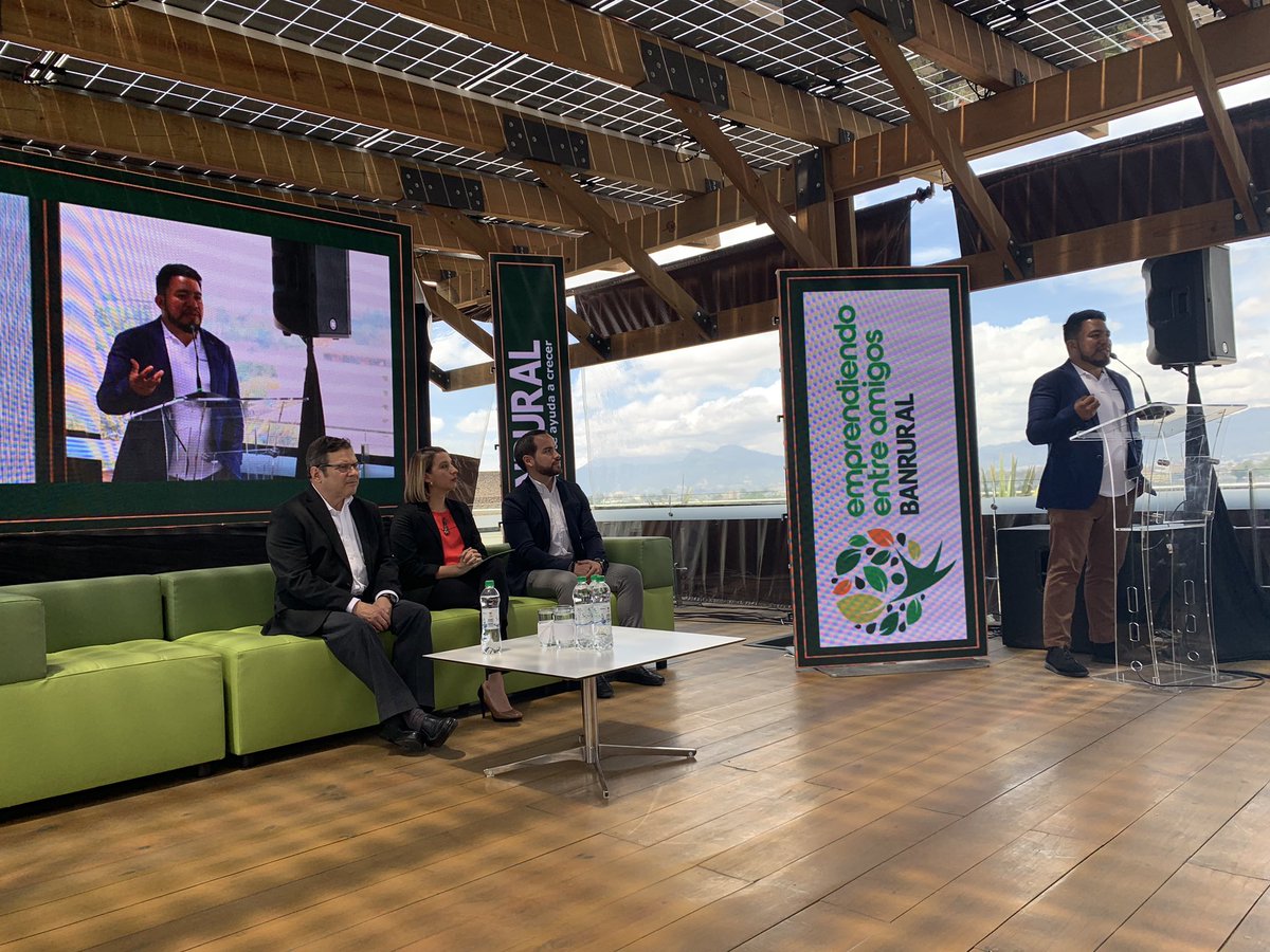 analytects's tweet image. Listos para la conferencia de prensa #trainingday donde @pablobryan , Managing Director participara como expositor.