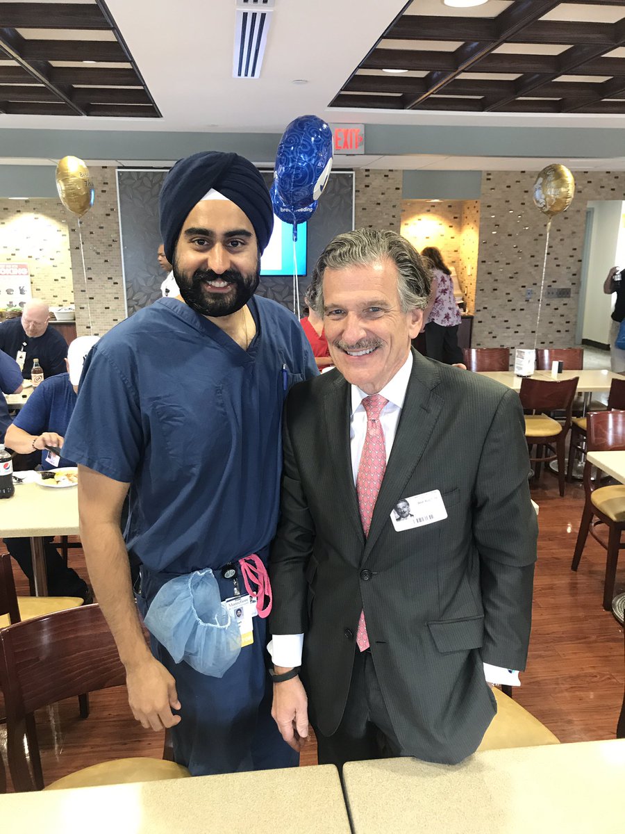 UrologyRep's tweet image. Great day with Dr. Jaspreet Singh @EDCureUrology and Dr. Harris Nagler implanting with an infrapubic approach. I love when physicians come to visit Dr. Singh. Incredible results for the patients and a very fun day. #RestoreMensHealth #AMS700 #GoBigOrGoHome