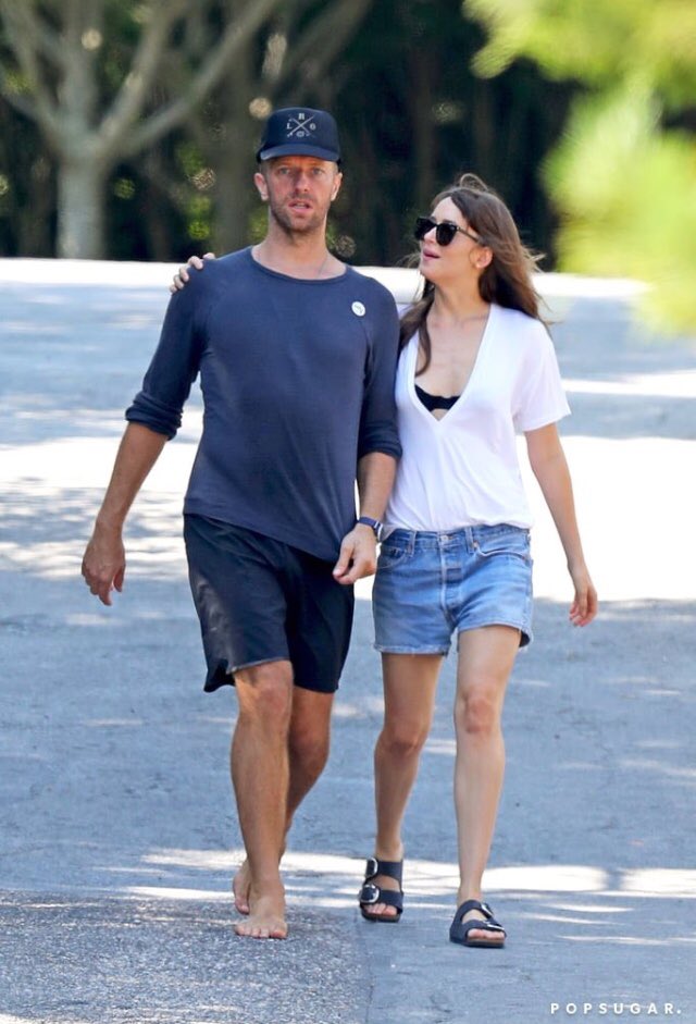 __Dartin's tweet photo. Chris and Dakota on the beach 😍😍 (they hung out with goop and brad) #ChrisMartin #Dakotajohnson #dartin via TMZ and popsugar https://t.co/PvQpGHPAAO