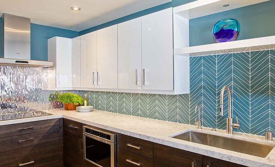 CreativeTileImp's tweet image. Add luminosity, shine, &amp;amp; color with glass #tile backsplashes. We have a huge selection that range from 1/2×1/2 squares to 2×6 rectangles, many of which stem from recycled materials. View our beautiful selection: creativetileimports.com/tile/glass/.

#creativetile #lehighvalleypa