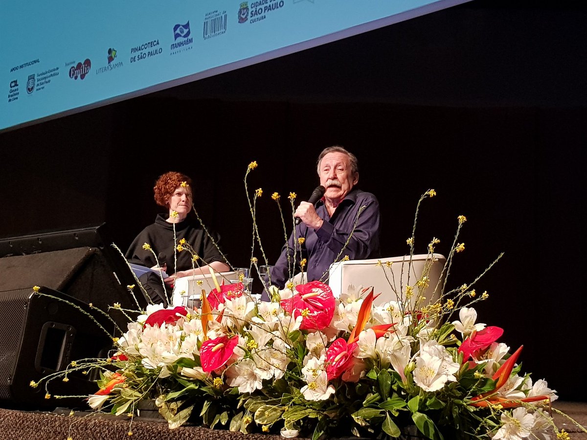 BSPbiblioteca's tweet photo. Está rolando agora bate-papo com o escritor Pedro Bandeira.
#SeminarioBibliotecaViva
#CulturaSP
#Siseb https://t.co/DodnCbsuiG
