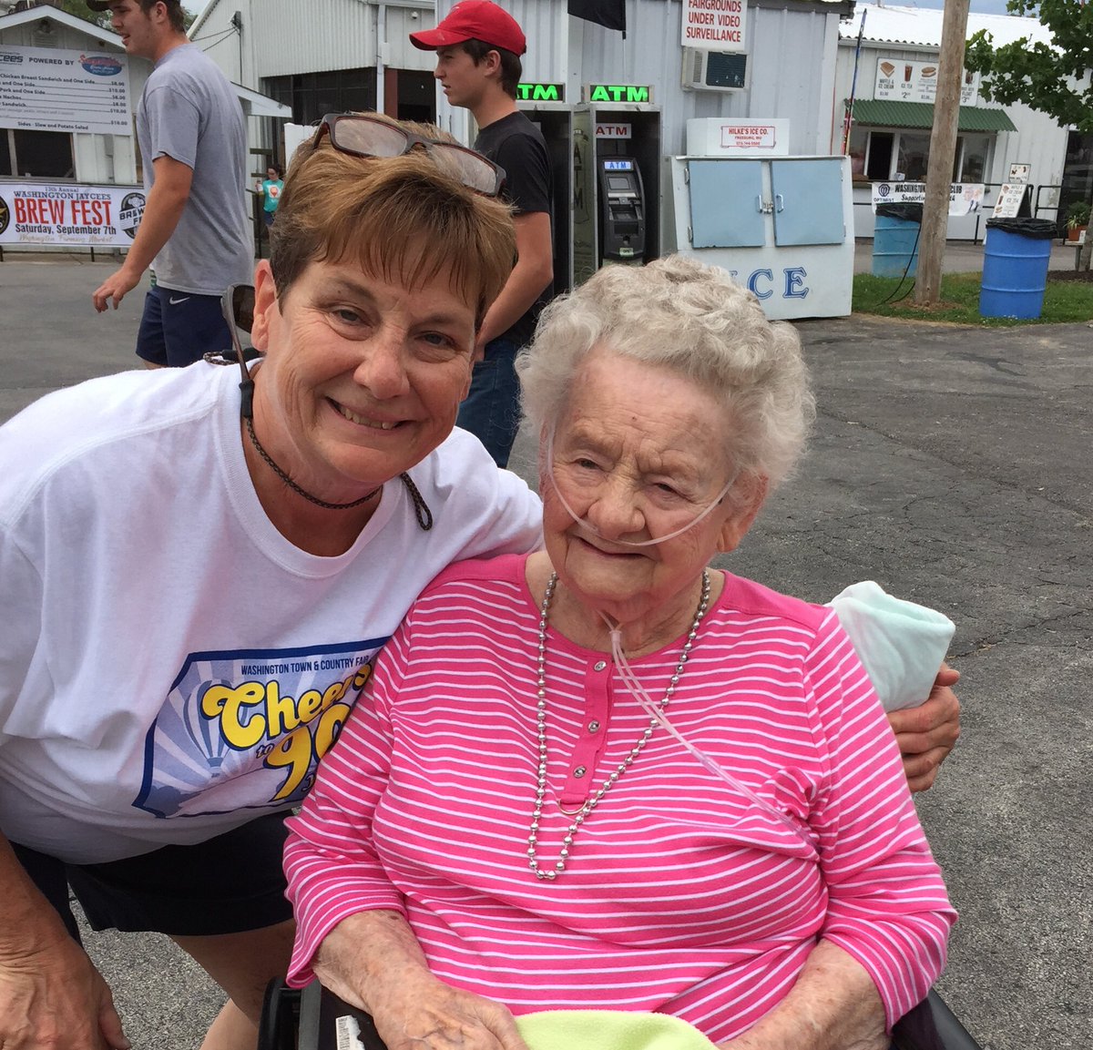 annbolzenius's tweet photo. Mom enjoying #cheersto90years at #washmofair.  Still Fair going at 96 years young! https://t.co/vduekxyBb7