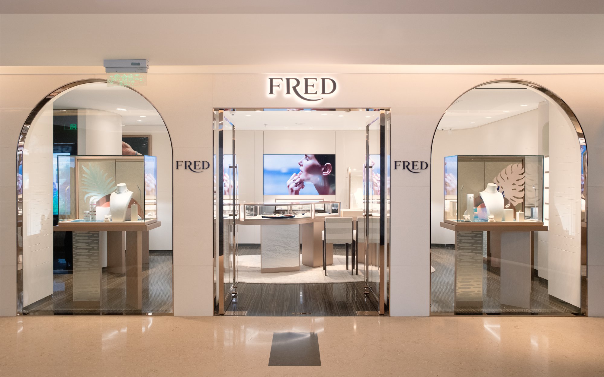 CPP-LUXURY.COM on X: FRED Paris opens new store in Beijing at China World  Mall  #FREDParis #FRED #LVMH #luxury #jewellery  #luxuryjewellery #newopening #store #Beijing #ChinaWorldMall @LVMH  @FREDjewelry @  / X