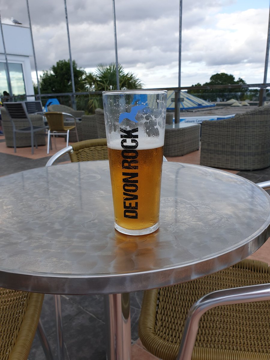 stevenkelly77's tweet photo. I'm not going to jump straight in and say that this is the best pint I've ever tasted, but it can't be far off. Lovely stuff! #devonrock @BaysBrewery I'll need to get some to take up the road with me. https://t.co/Gxveo2MlvO