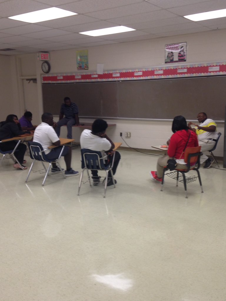 coachsmay's tweet photo. Restorative practice Circles working for Coach Luster, Coach Rogers and Ms Geter at #SHILC improving grades and attitudes https://t.co/h4XTZSMyt1