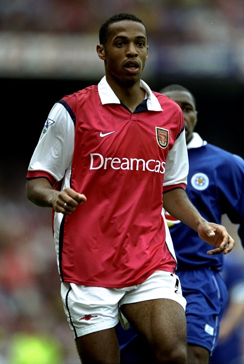 ArsenalEspanol's tweet photo. 🗓 El 7 de agosto de 1999 ha sido un día histórico para nosotros: The King hacía su debut con el Arsenal 👑 https://t.co/iSiO8qTDCY