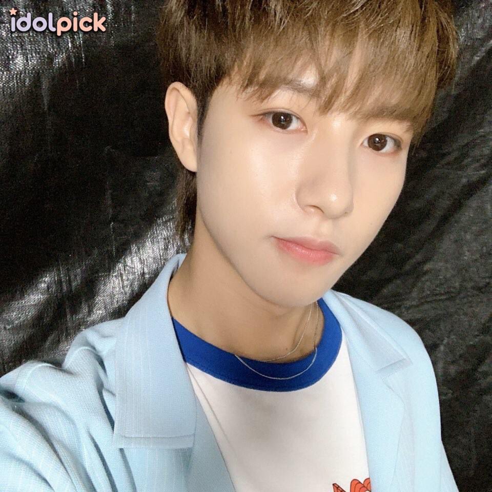i loved the song recommendations for today (as i think i always will) and i’m glad that u laughed a lot during the broadcast! the guest for today was really nice too<3 also, u & the boys worked hard today! you’re doing really well; i hope your smile never fades, huang renjun<3