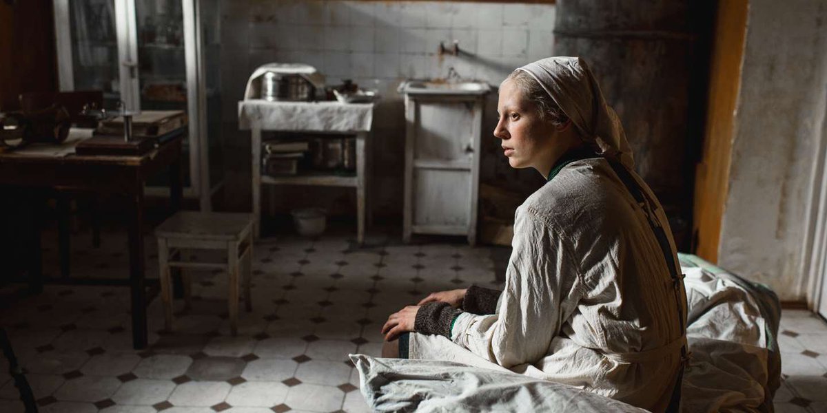 philippe_rouyer's tweet photo. Après #Tesnota, #KantemirBalagov confirme à 28 ans qu’il est bien le nouveau wonderboy du cinéma russe avec #unegrandefille prix de la mise en scène #UnCertainRegard à #Cannes2019. L’histoire de deux jeunes femmes dans la tourmente de l’après-guerre à Léningrad. Immersif 👏👏 https://t.co/IW078KT3wk