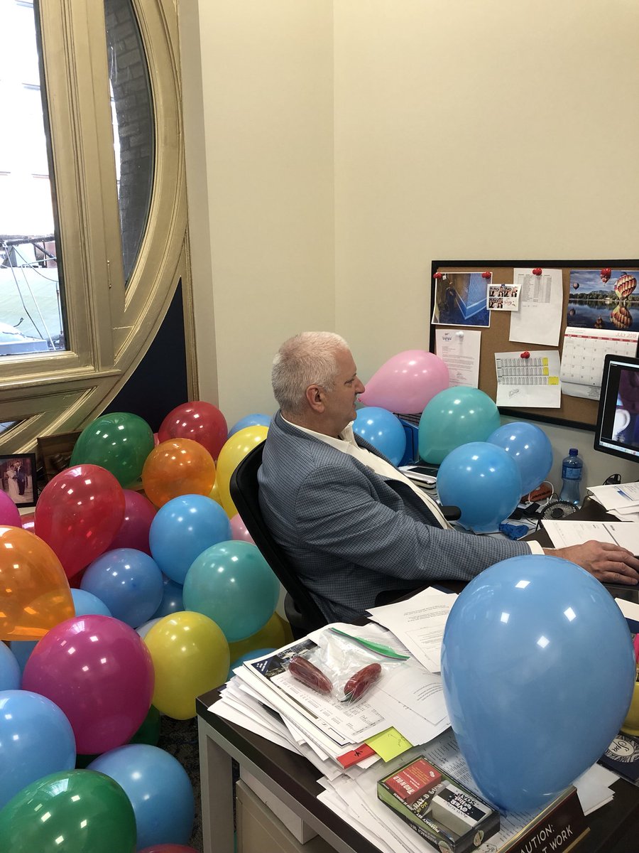 Hotel Saint Louis tweet media