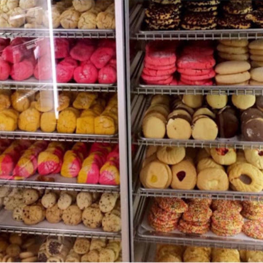 SweetPlaceBaker's tweet photo. In the mood for a sweet treat? 😁 Sweet Place Bakery has everything you need to satisfy that craving! 🥰

Stop by today! 🧁🍪

📍6215 Bells Ferry Rd, Acworth, GA📍

#SweetPlaceBakery #Bakery #Pastries #Cakes #Cookies #Rolls #FreshBread #MadeFresh #MexicanGoods #Acworth #GA https://t.co/R7LIIOs0jm