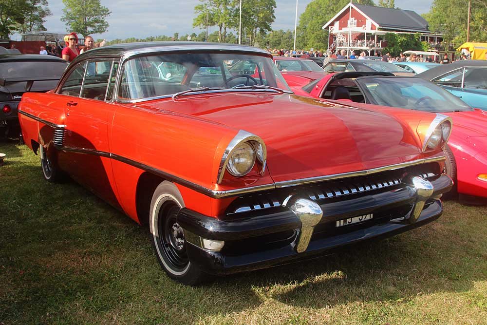 Caltex_98's tweet photo. Mera från #bilträff måndag @Westerqwarn. / More from Monday's #carshow at #Westerqwarn. 1969 #Mercury #Marquis Mild #Lincoln #Customcar 2 vilda #Mini #hundkoja och en 1955 #Ford #CrownVictoria #Skyliner. https://t.co/cTnteLtjs0