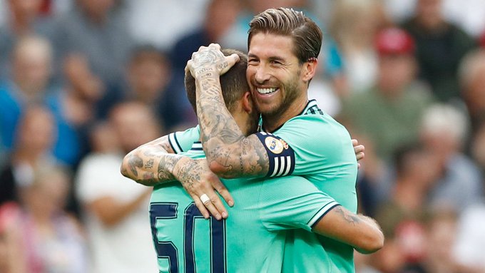 Sergio Ramos celebra con Hazard el gol del belga (Foto: RM).