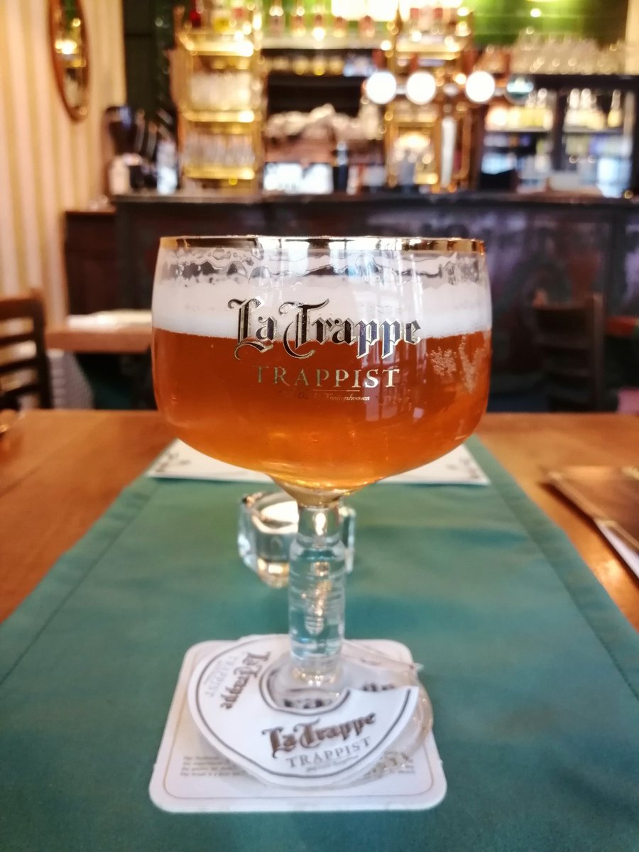 Hollanda / Haarlem'de bi anda La Trappe musluğuna denk geldim. Menüde De Molen &amp; Oedipus olmasına rağmen affetmem.