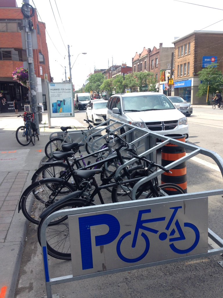 yourcitymotion's tweet photo. Over 10 bikes can be parked in one car spot! Nice use of space. https://t.co/vzmZpt6XMA