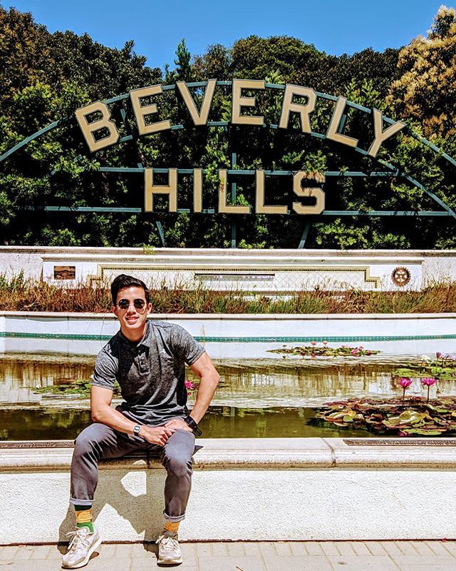 deelarren's tweet photo. Of opulence and glamour - Beverly Hills! (almost got arrested by the fashion police bc of my sick sock game jk) https://t.co/Hg9f73SiJo https://t.co/91ks0OrzG4