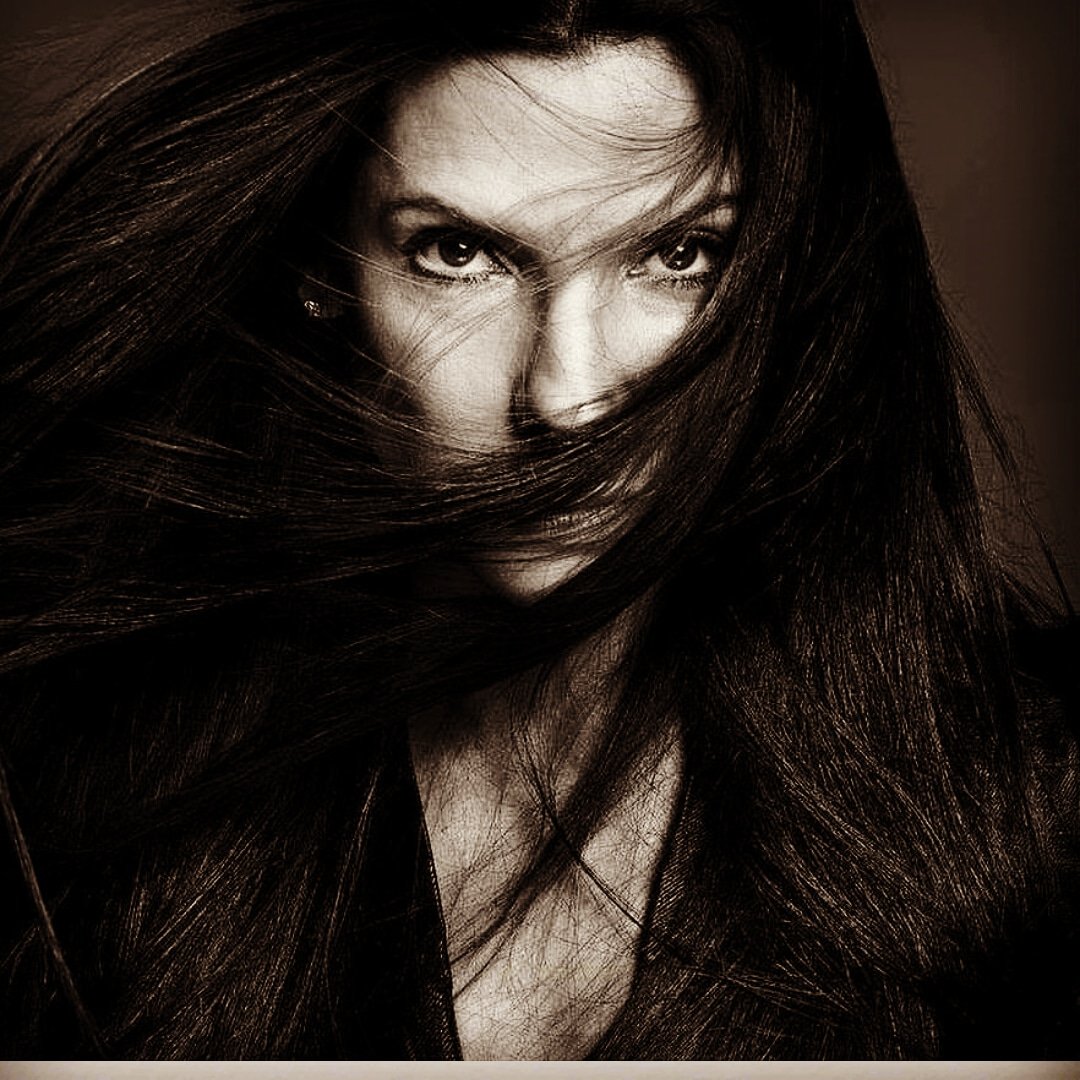 chubbycheek25's tweet photo. Shhhh... Queen is here..πππ
#SandraBullock #Sandy #bullocker
#Oceans8 #BirdBox #Hollywood https://t.co/jE4ppooISd