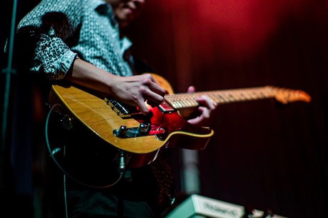 erickyin's tweet photo. A guitarist in the Jazz Fusion concert. Enjoyed a lot!
#jazz #jazzfusion
#music #concert
#guitar #guitarist
#availablelightonly #availablelight
#musician #documentary
#sptcollective #Taiwanspc
#musicstory #Sunday
#instrument #instagood
#instadaily #ni… https://t.co/SqJRUsOQnb https://t.co/zvH7HeeemI