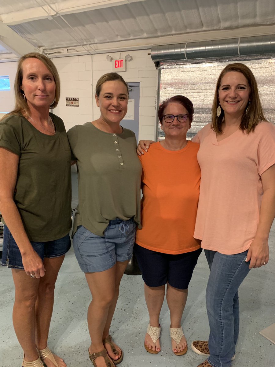 RedmonRoos's tweet photo. So blessed to be at Weatherford ISD! Safety as a top priority, support systems in place, strong relationship building, research based instructional methods and foundations are established. #WhyWISD #RooPride #crockettRoos https://t.co/J9mz2uyRuX