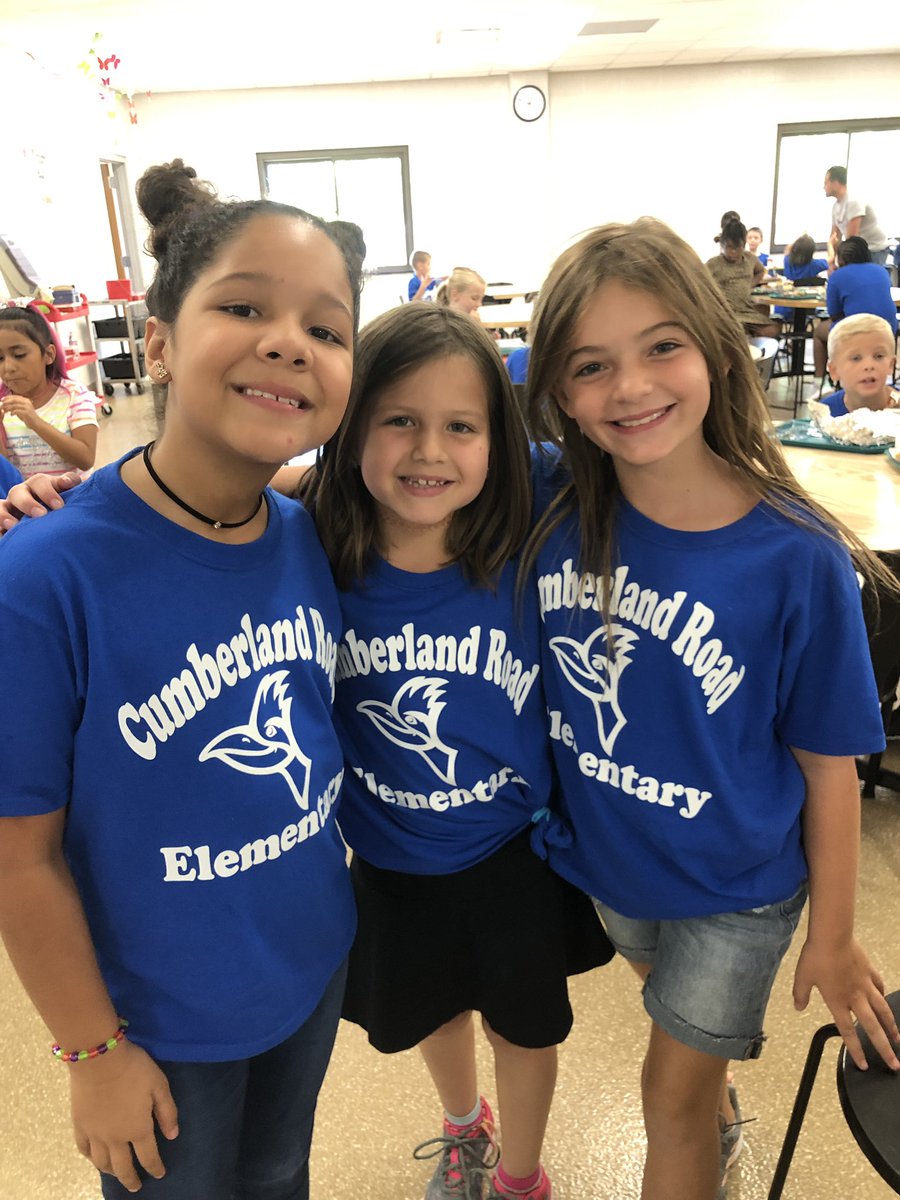 CREhseIN's tweet photo. Welcome back, Roadrunners! It was a great first day @CREhseIN! https://t.co/cfD1fyVZ4Y
