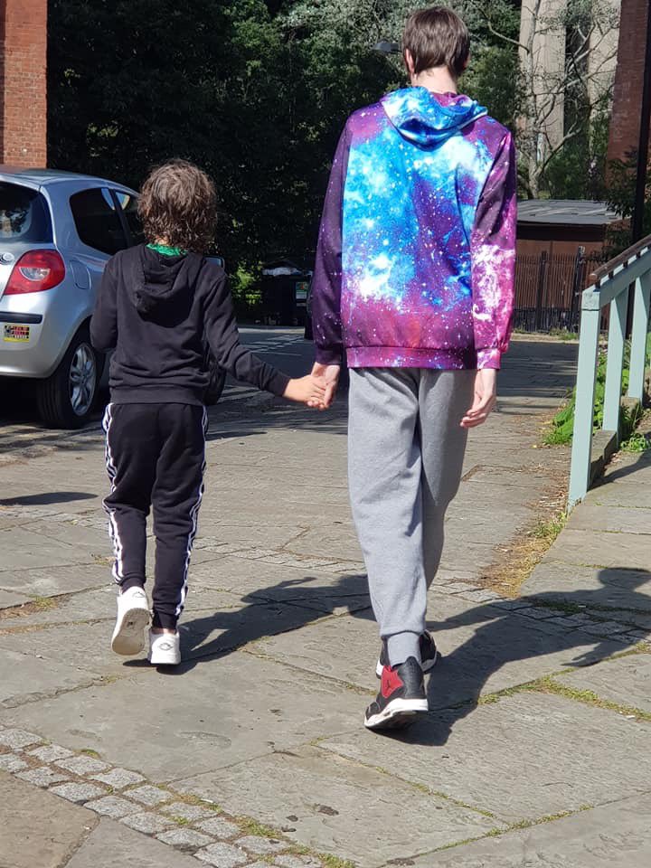 life_of_reillys's tweet photo. When real Reilly met Cameron the actor who plays Reilly. ❤️ https://t.co/mDtUS5Jhdm