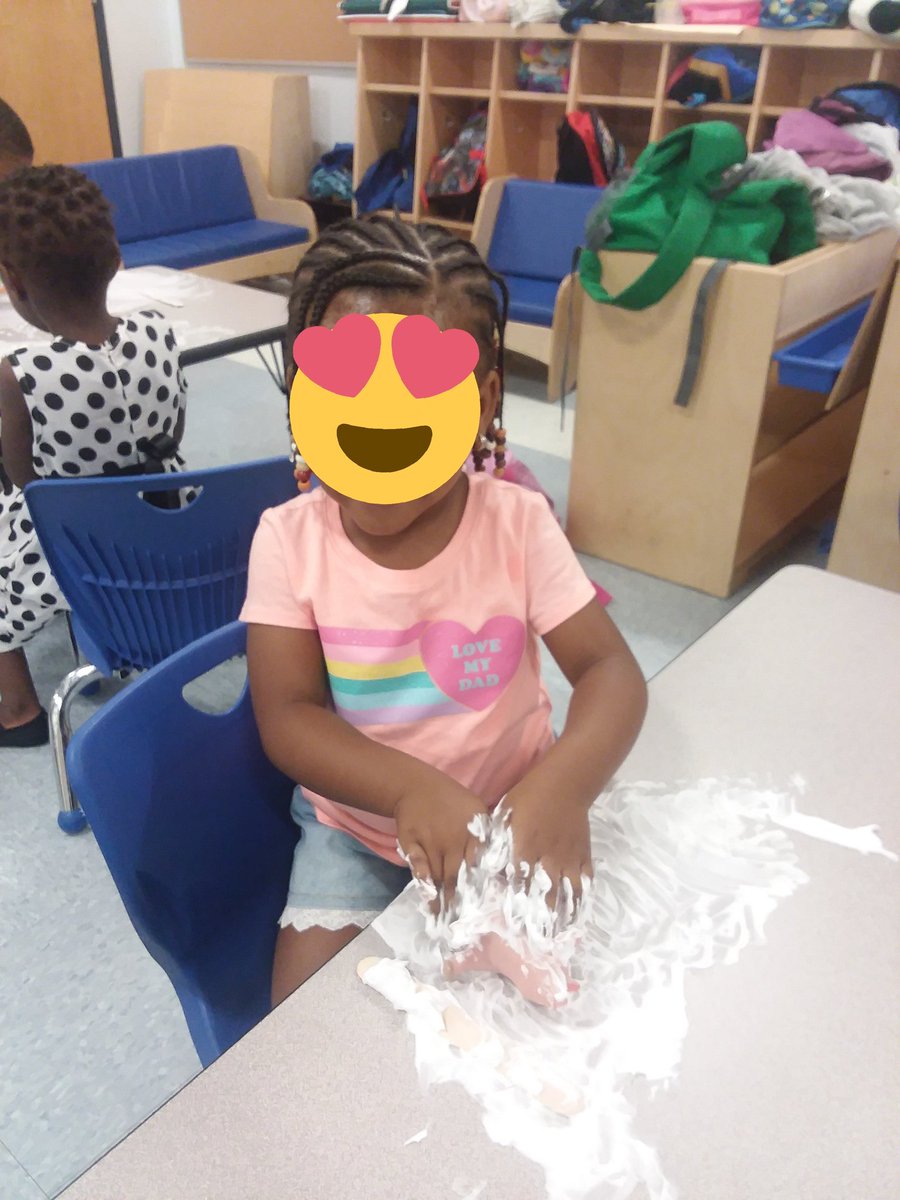 MsCurransPreKB's tweet photo. @luke_parker777 Luke please consider helping me to #clearthelists ❤ I am a teacher at a Catholic school in Boston and I know 16 adorable 3 year olds who would appreciate it beyond words https://t.co/lnjQeEGkGu https://t.co/3SinVq89gr