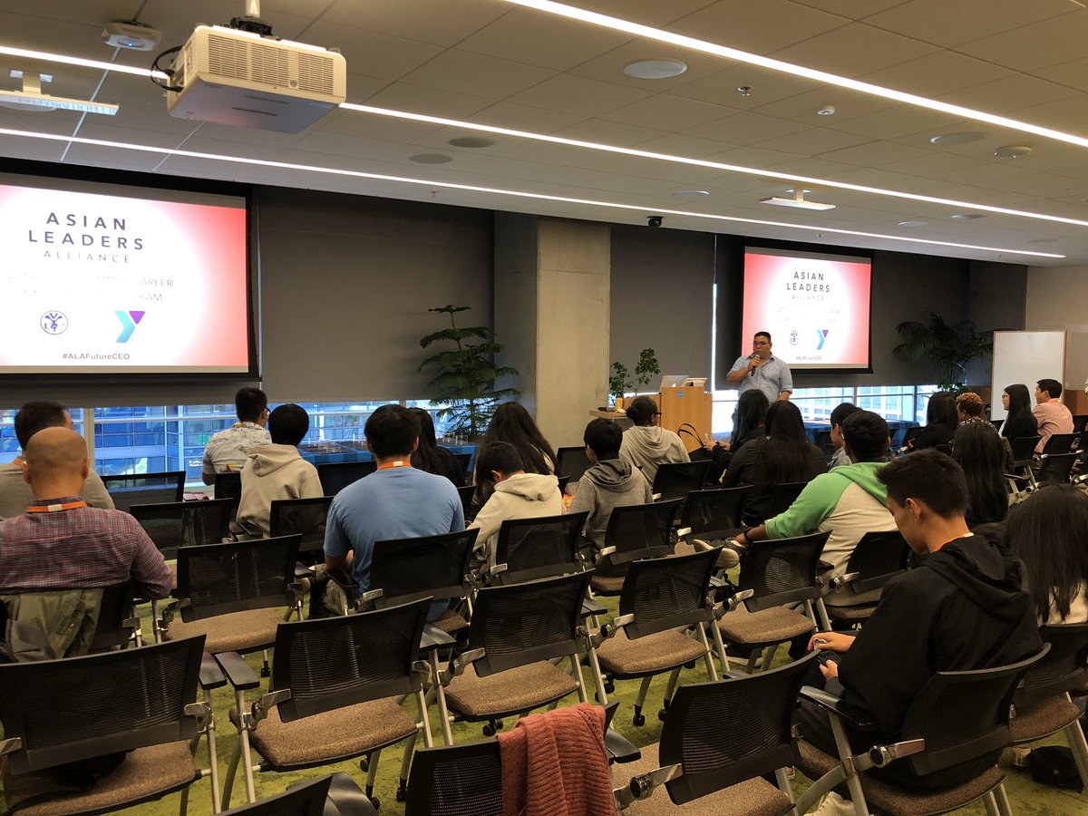 VYDCsf's tweet photo. Celebrating the youth and the amazing volunteers who participated over the summer in our #summercareerexploration. Thank you to all the companies who supported the program. #youthdevelopment @chinatownyteens @salesforce https://t.co/sWADfSPWfB