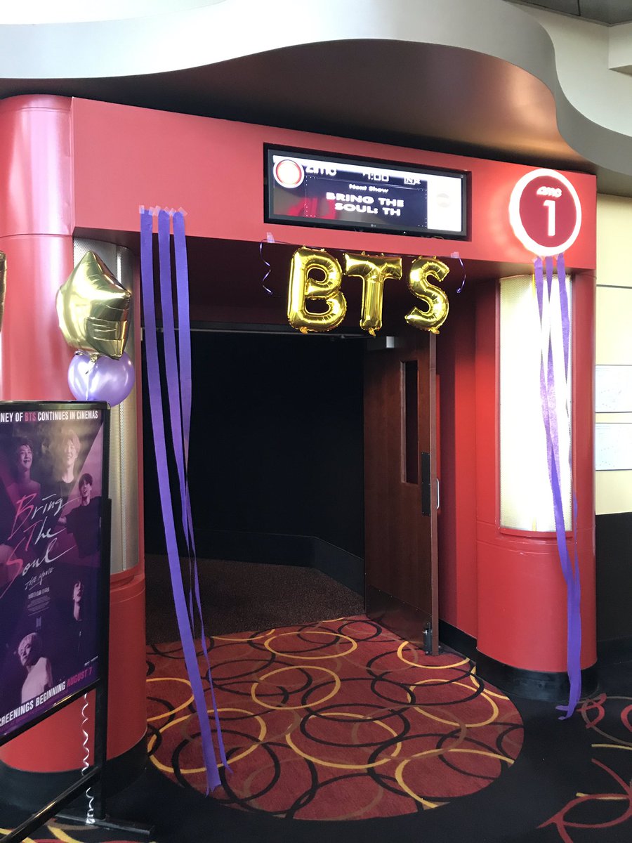 weareevilregals's tweet photo. Just got to the theater for #BRINGTHESEOUL_THEMOVIE and they decorated the entrance 😭😭😭 https://t.co/GzezPUdAvR