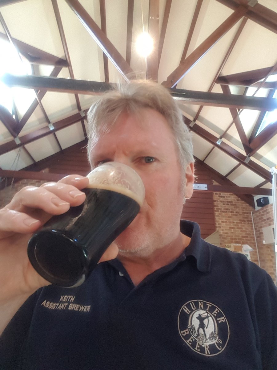 Checking carbonation on #americanstout using an #oldschool technique #westcoaststout #myjobrocks #craftbeerrocks #havingfun #sharethelove #drinkfreshdrinklocal