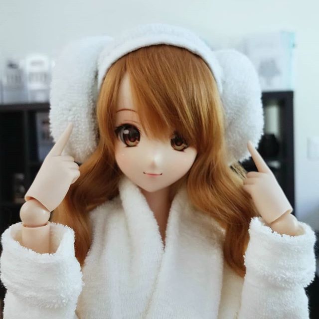storiesbysomi's tweet photo. I tried using a human sized washcloth I had to make a "sheep head" towel wrap for Mirai but uh clearly it is too big 🐏🤣 I'll buy some fabric and make it the correct size but this is just too funny not to share. #smartdoll #mirai #miraisuenaga #dannyc… https://t.co/ShY5rt79py https://t.co/miZeDjZZd4