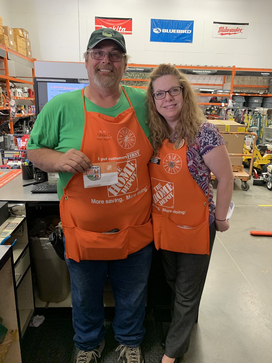 TrentLemuel's tweet photo. TOM @LorelWoodard recognizing Our Amazing Tool Rental Supervisor @DetzlerSteve for his Department Standards! Thanks for all you do for our store and community Steve! @197HD @lisa_looker @Dave_Dawber @HouleHeather https://t.co/vF4LgQfndC