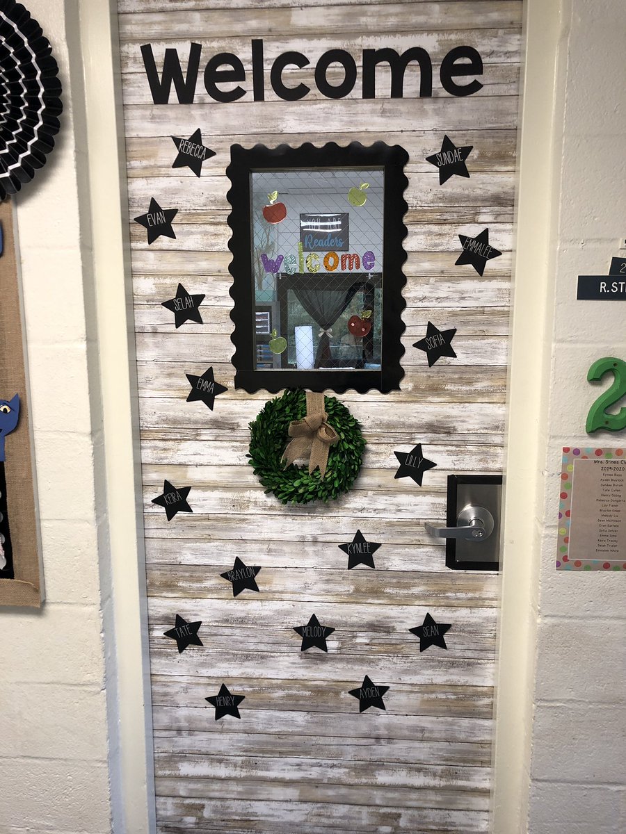 becca_stines's tweet image. Beyond excited for the fun year ahead with these kiddos! Welcome to Kindergarten Stines’ Stars ⭐️ #firstdayofK #woodlandK