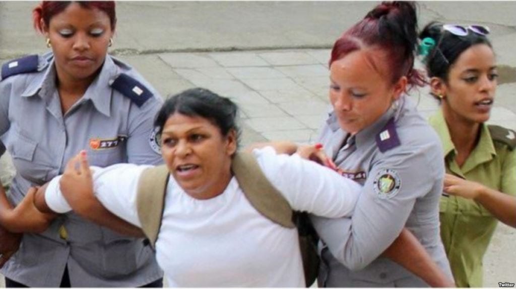 mercedesperdig1's tweet photo. #LibertadParaXiomara #LibertadParaSilverio#libertadparaMAR TA SANCHEZ #MásCastrismoParaQué #ForoDyL #Cuba #EstadoDeSats #CubaBoicot #LibertadParaAymara #LibertadParaErnesto
@SenatorMenendez
@SenRickScott
@marcorubio
@LincolnDBalart
@MarioDB https://t.co/b0CD289N6W
