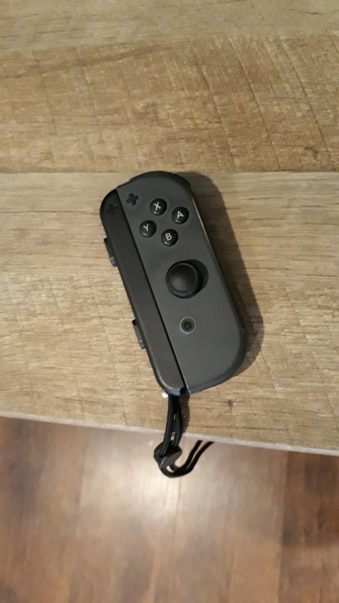 Mango744's tweet photo. Just ordered a replacement part for this
Let's hope I dont f*ck up my switch https://t.co/vXRhbENvjC