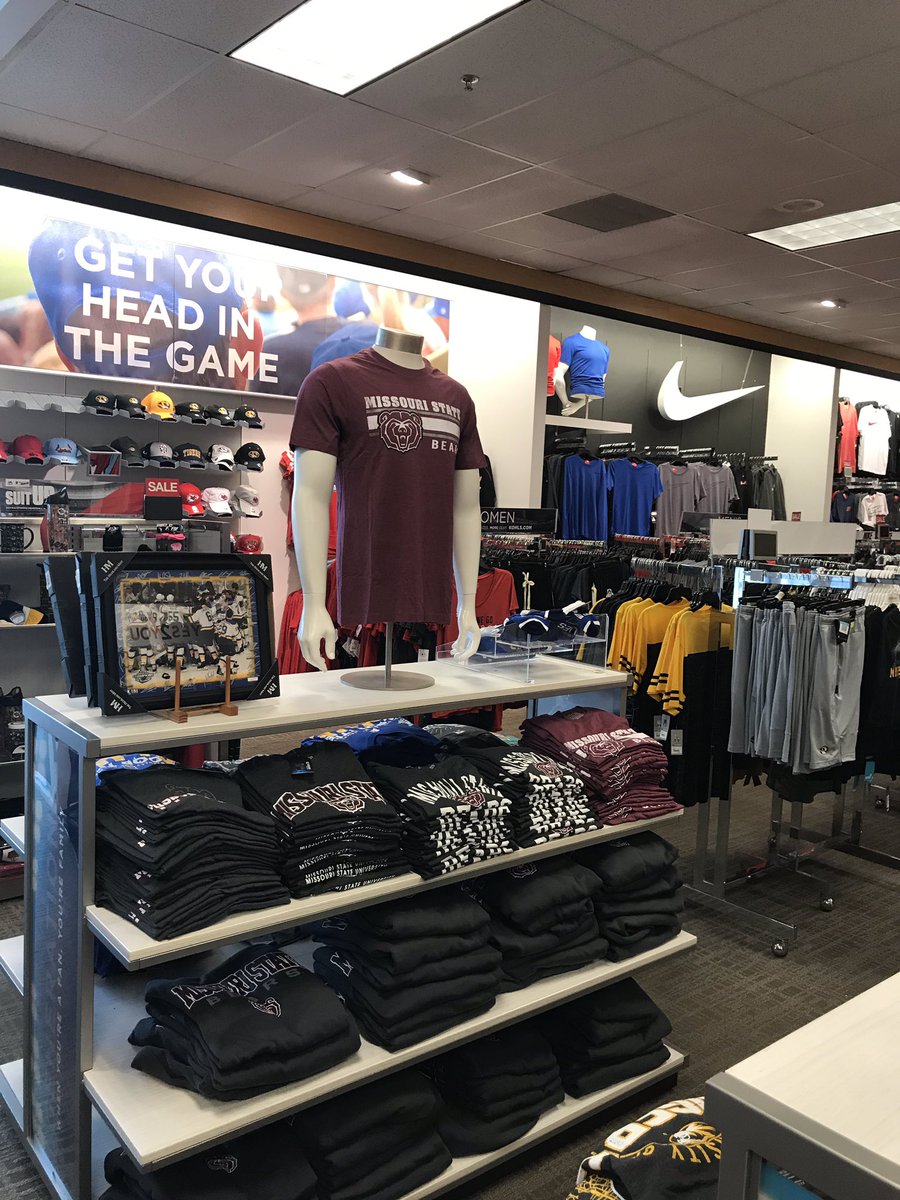 ArtHains's tweet image. BearWear in Springfield now at Kohl’s and Cracker Barrel! #GoBears