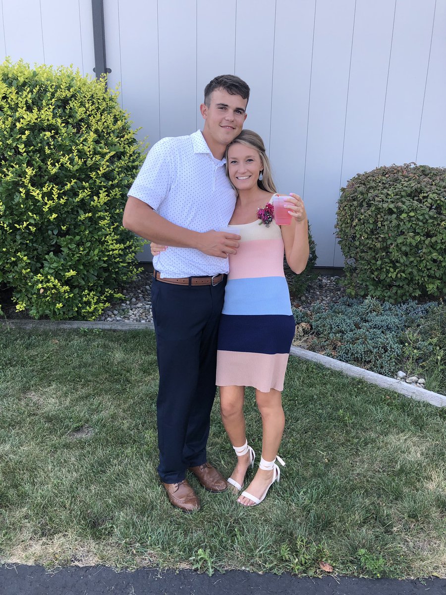raschroeder21's tweet photo. Junior high -> College💕 https://t.co/VTytFaugps