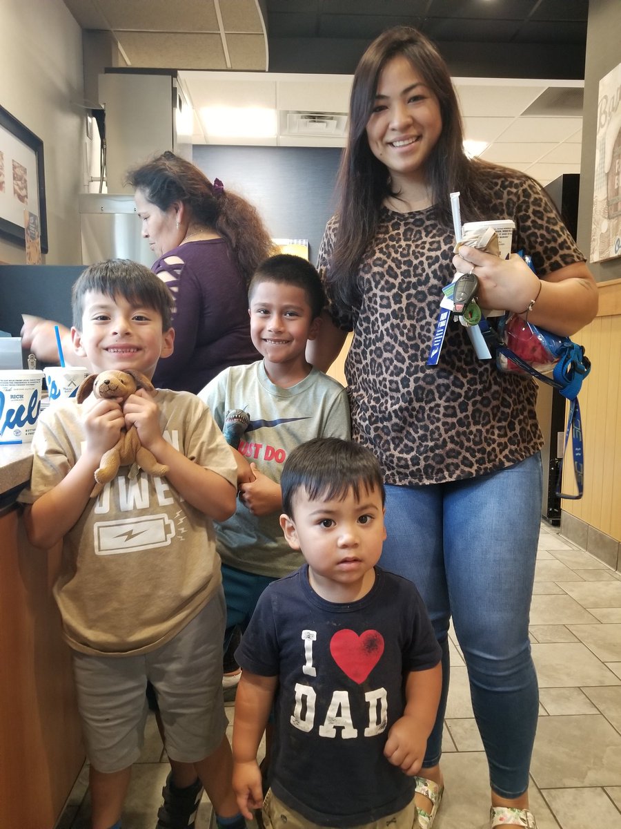 AveryElementary's tweet photo. Avery Spirit Night at Culver's! #averyrocks #CCSDfam https://t.co/SVMu8igoIu