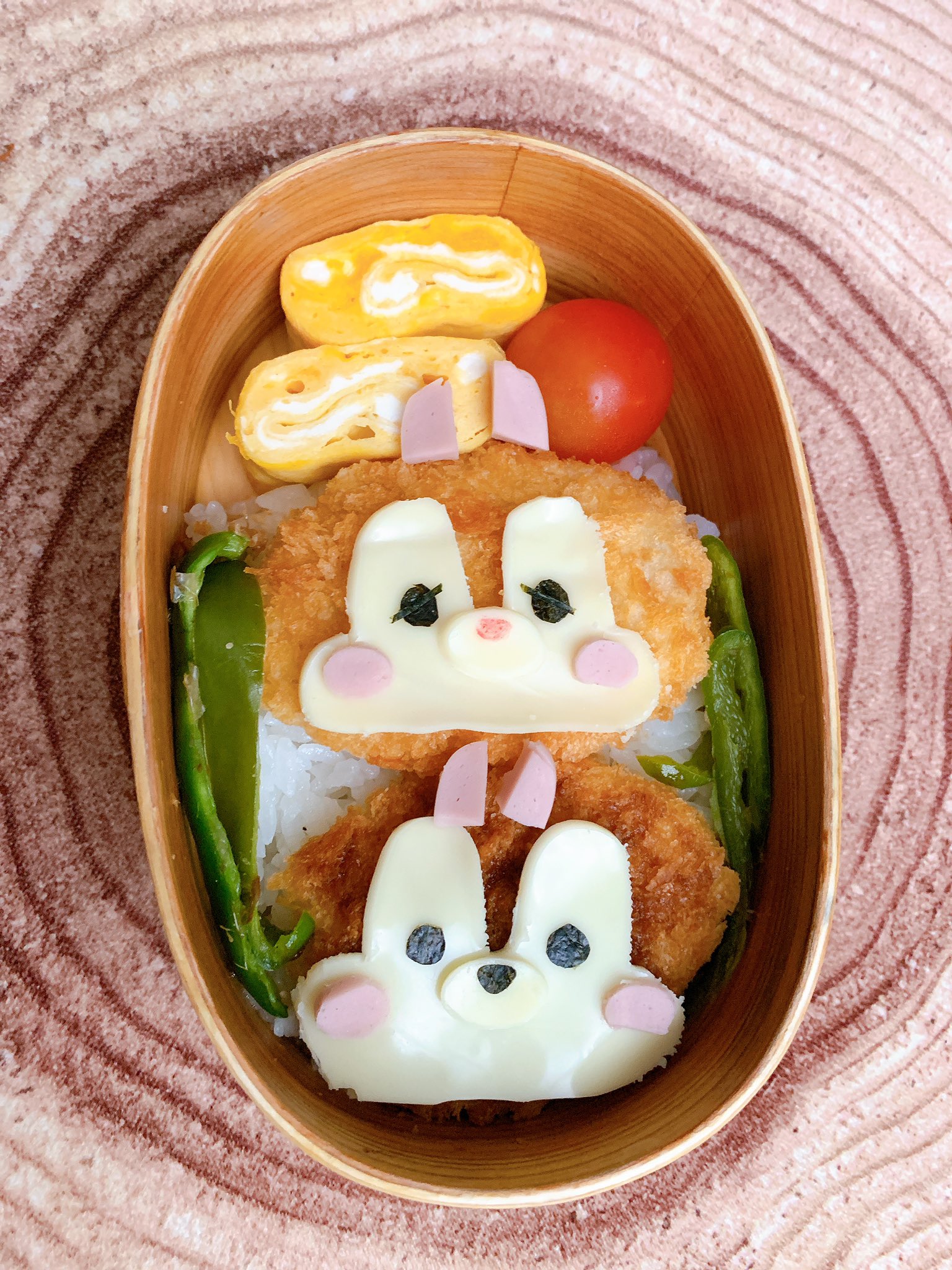 Ayako A Twitter 今日は何も考えずに起きてギリギリまで思いつかず チップとデール のお弁当にしました 簡単 キャラ弁 ディズニー弁当 Disneybento T Co Njrqqyec2d Twitter